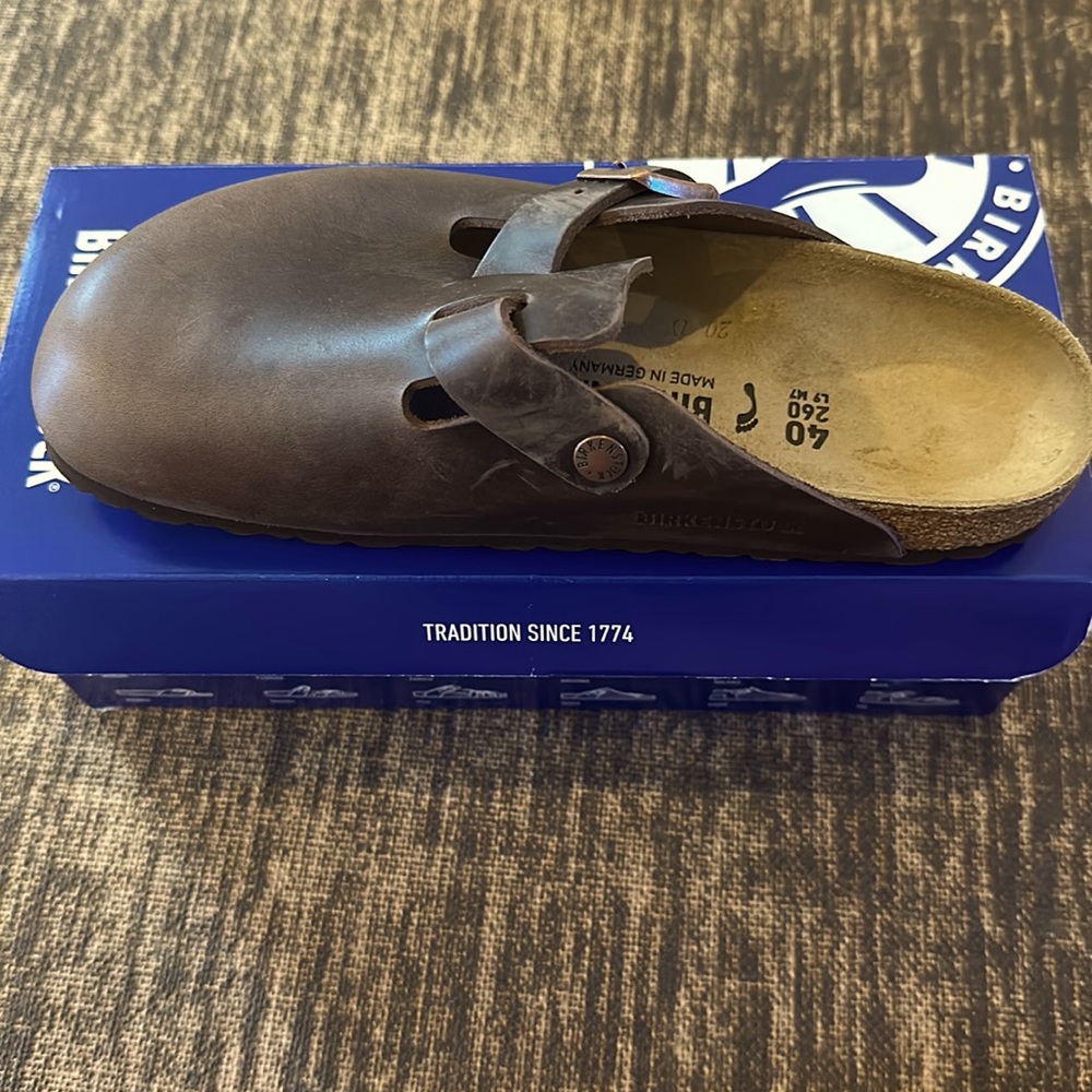 Birkenstock Boston Brown Leather. Mens 7 Women’s 9. Size 40.